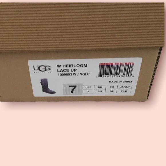 UGG Woman Heirloom Lace Up Boots - Picture 7 of 7